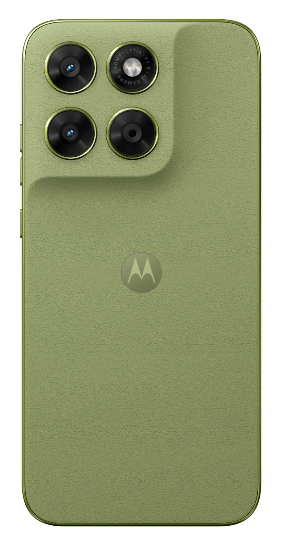 Uno smartphone verde con retro testurizzato, quattro obiettivi della fotocamera nell'angolo in alto a sinistra e un logo 'M' argentato centrato.