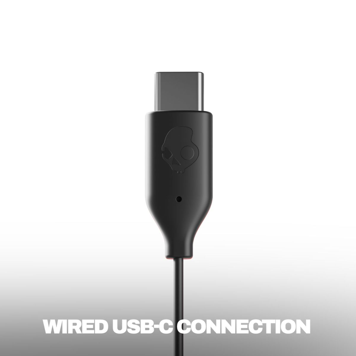 Cavo USB-C nero con logo Skullcandy e testo bianco.
