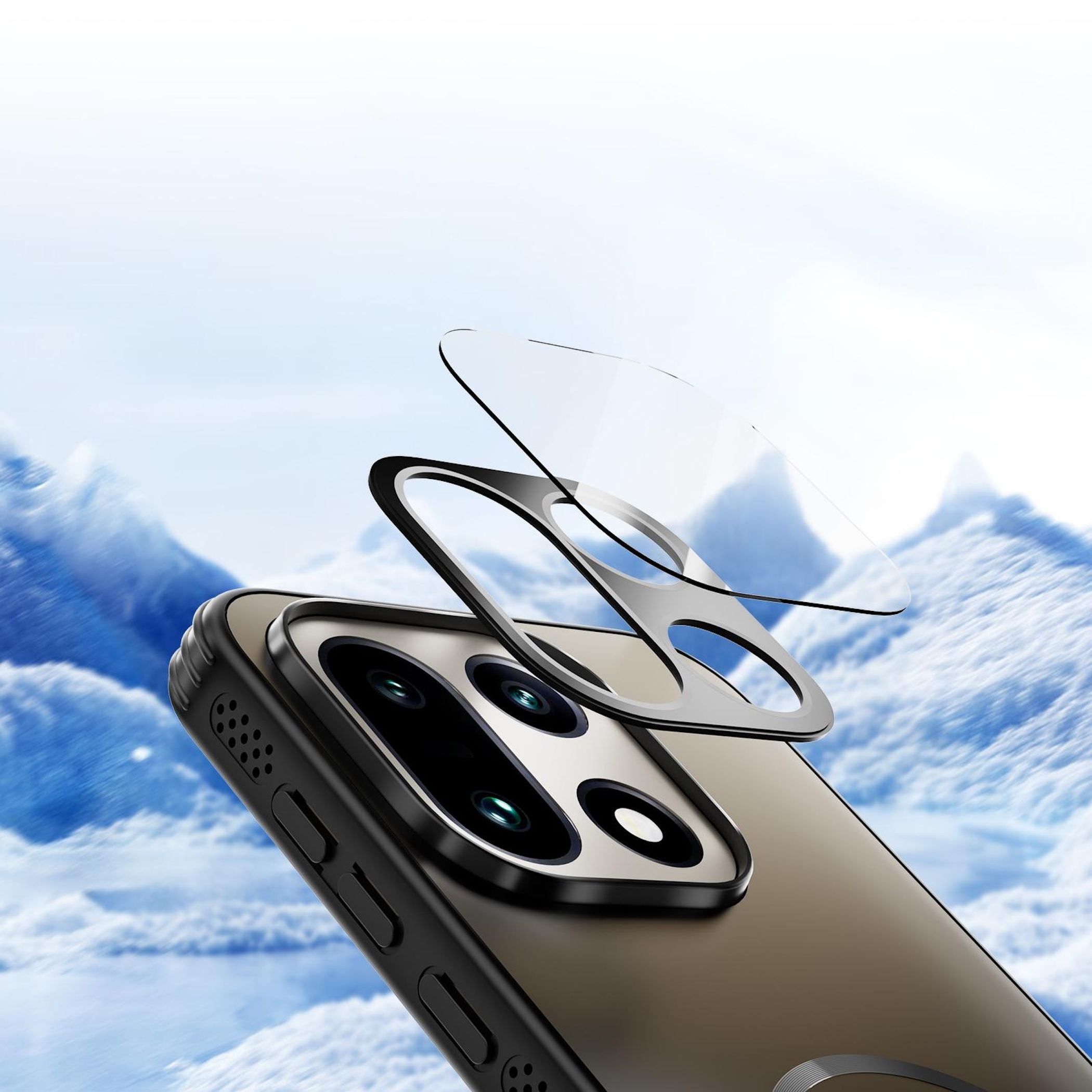 Schutzglas für Handykamera über einem Smartphone mit drei Linsen.
