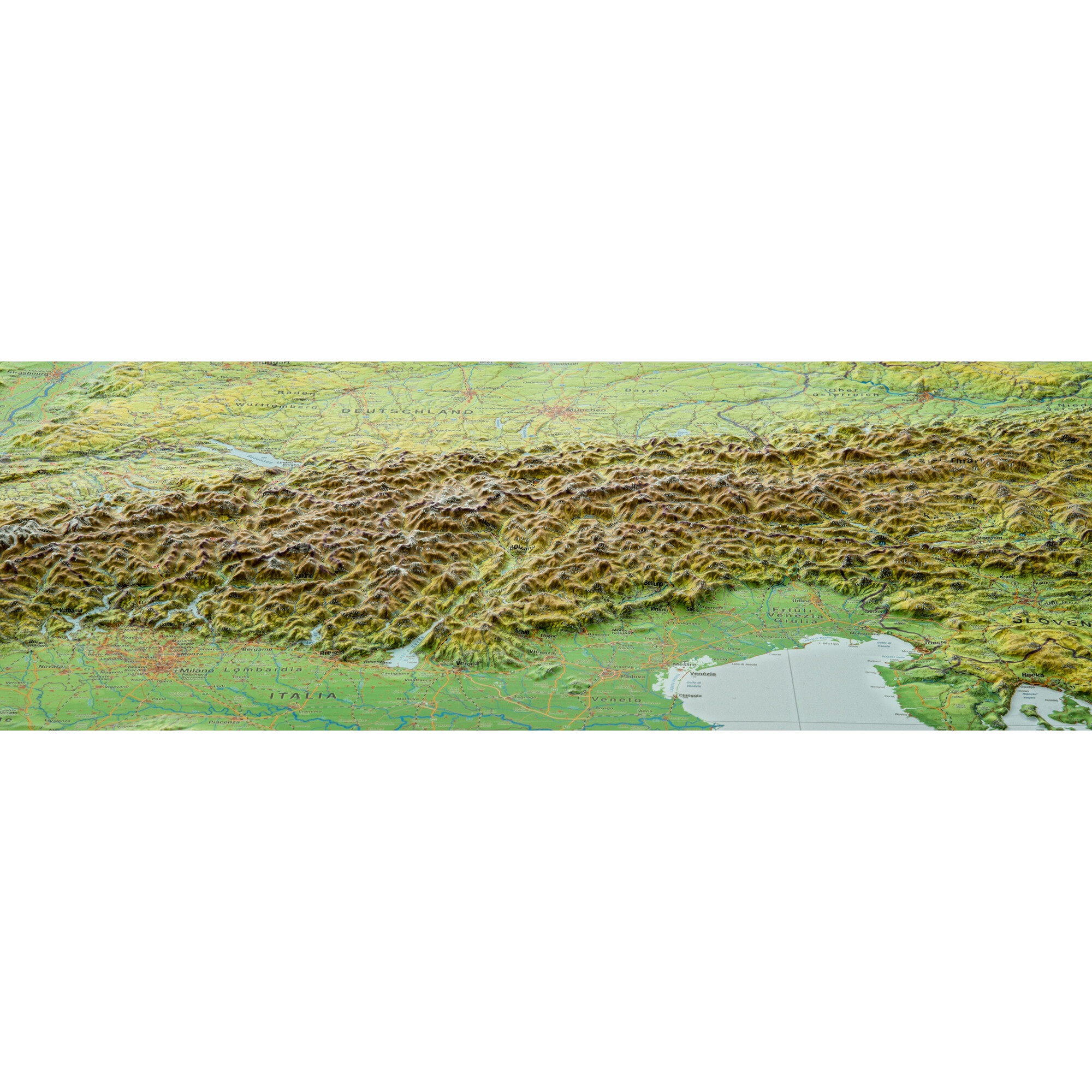 Topografische Karte der Alpen mit Deutschland, Italien und Österreich