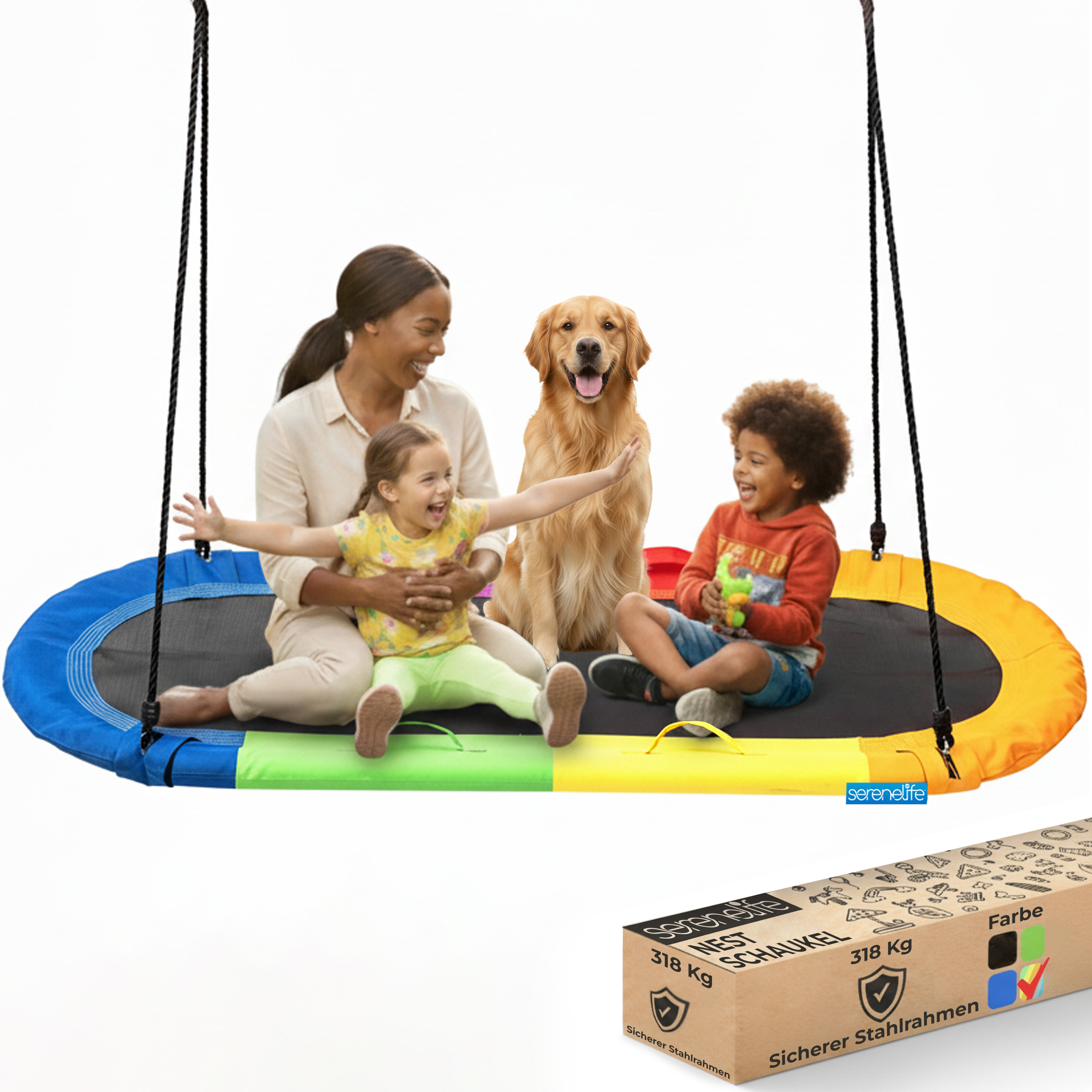 Eine Familie mit Hund sitzt auf einer bunten Hängematte-Schaukel.