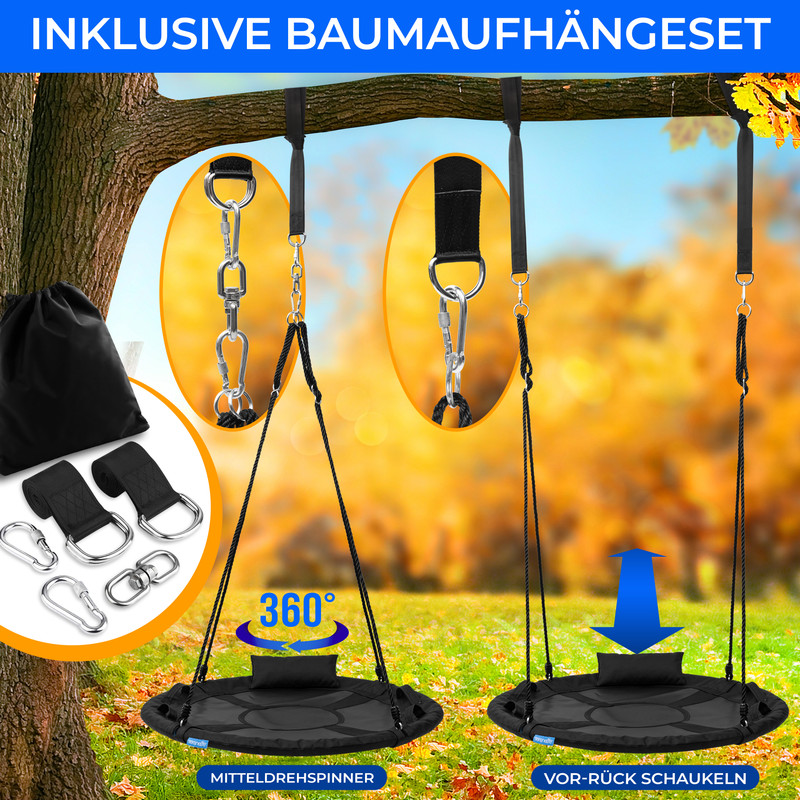 Due altalene da albero nere pendono da un ramo. Gli accessori sono visibili.
