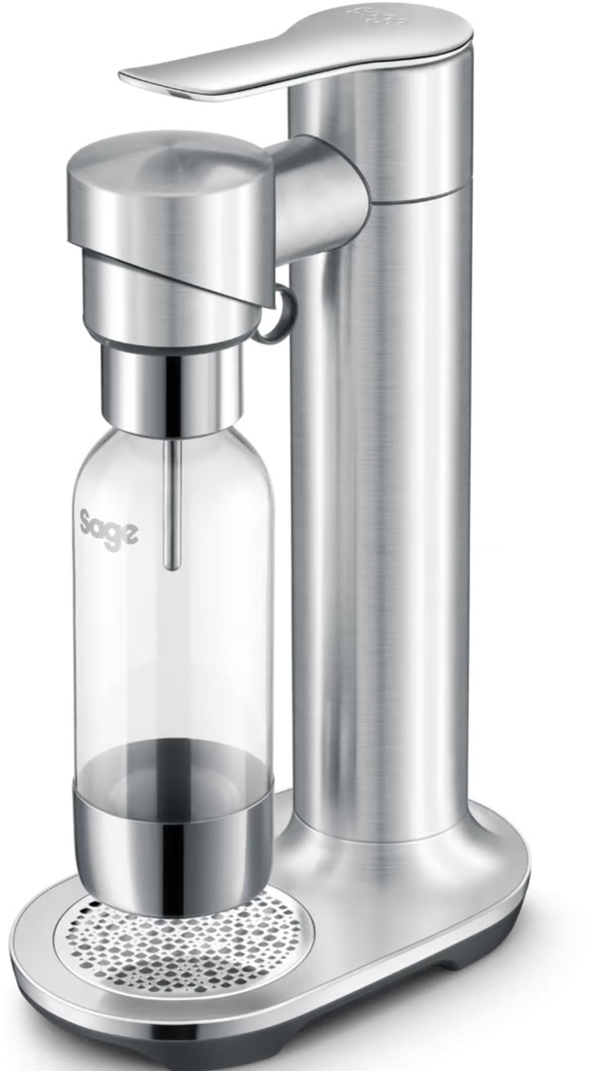 Ein silberner Wassersprudler mit Glasflasche und Hebel.