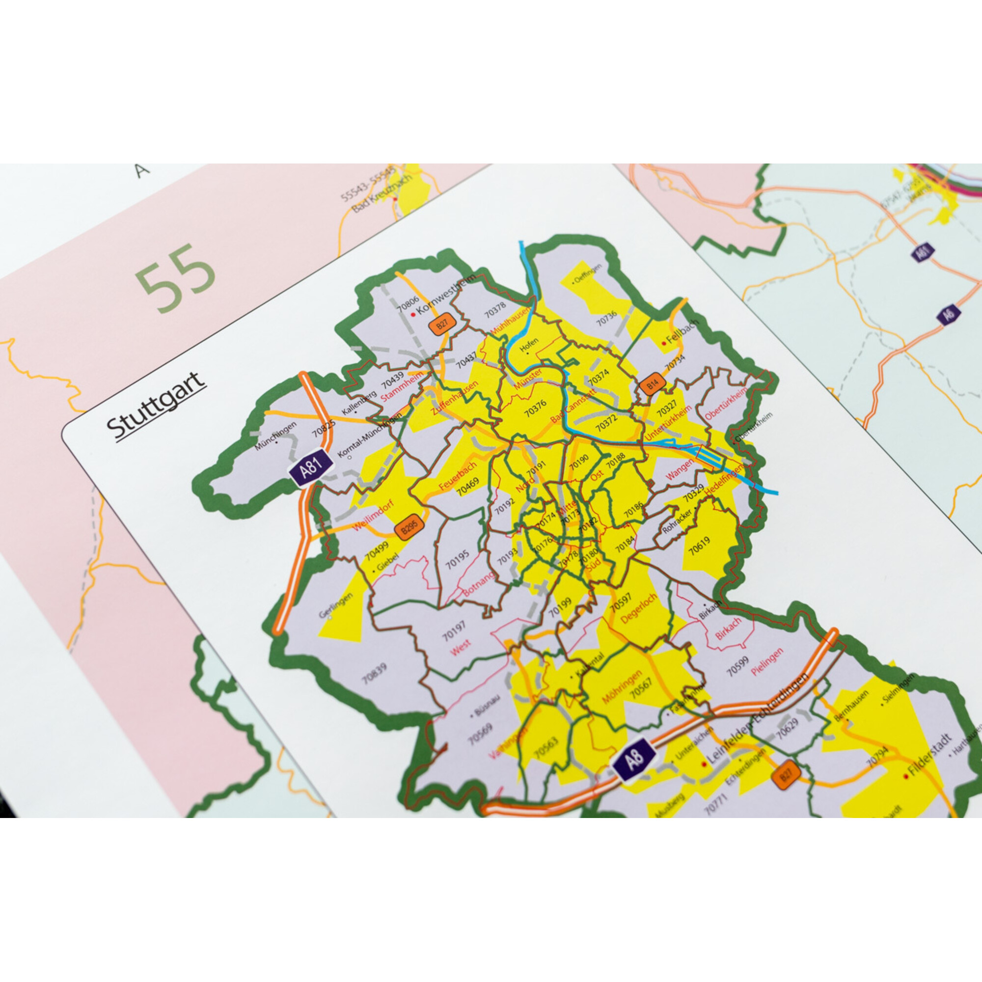 Karte von Stuttgart mit Straßennamen, Nummern und Autobahnen A81 und A8.
