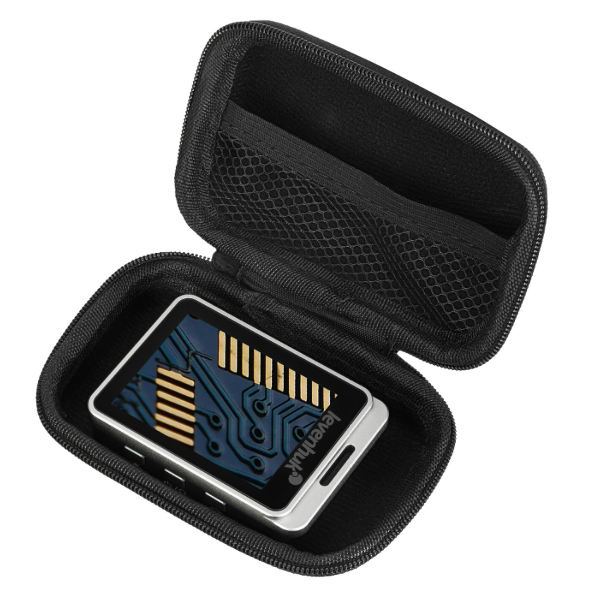 Ein schwarzes Etui mit einem kleinen elektronischen Gerät mit Leiterplattenmuster auf dem Bildschirm.