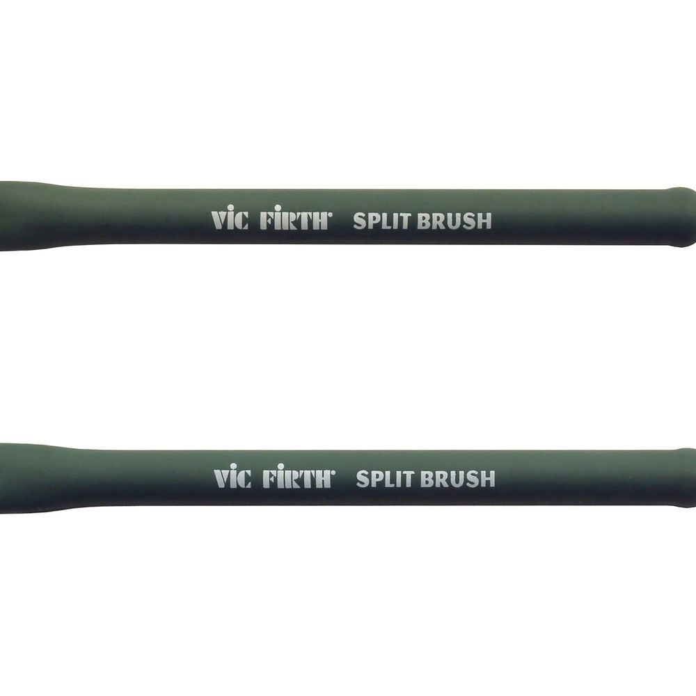 Zwei grüne Vic Firth Split Brushes nebeneinander vor weißem Hintergrund.