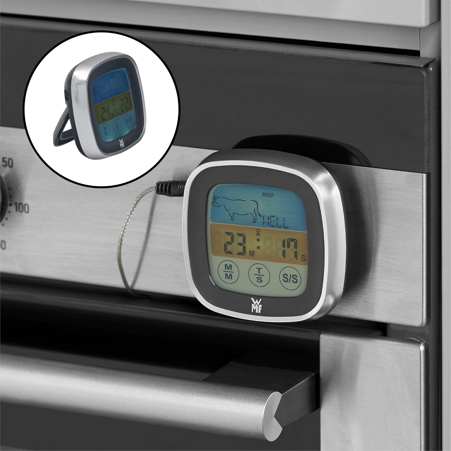 Ein digitaler Fleischthermometer zeigt die Innentemperatur eines Bratens an.