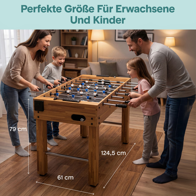 Familie spielt Tischfußball in einem gemütlichen Wohnzimmer. Maße sind angegeben.