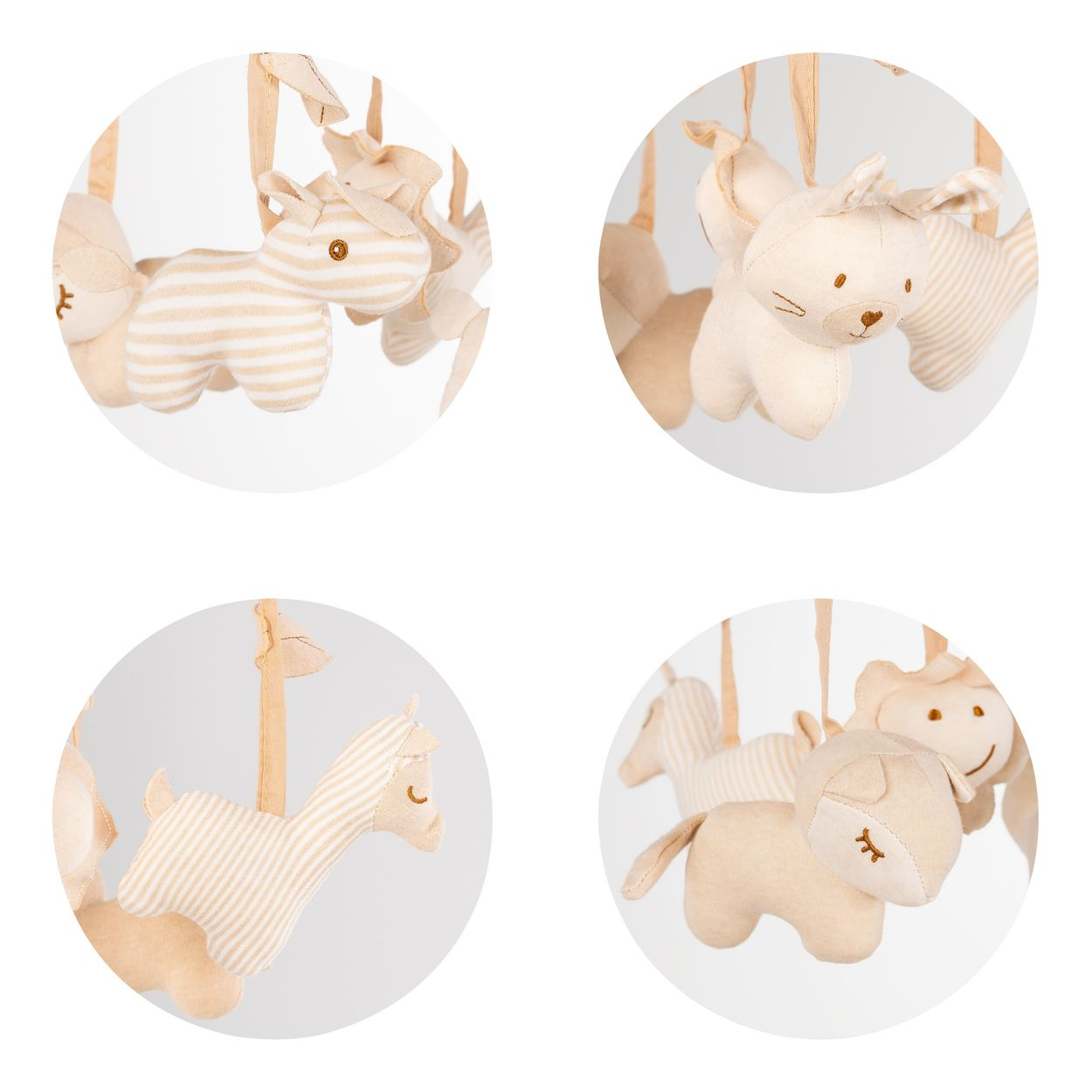 Mobile mit Stofftieren: Katze, Hase, Lama und Schaf in Beige- und Cremetönen.