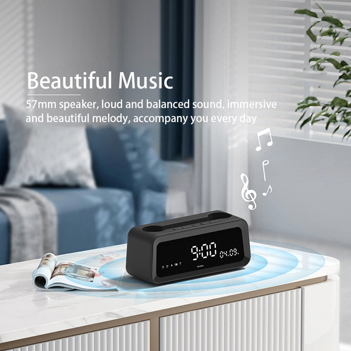 Ein schwarzer Bluetooth-Lautsprecher mit Digitaluhr steht auf einem Beistelltisch neben einer Zeitschrift.