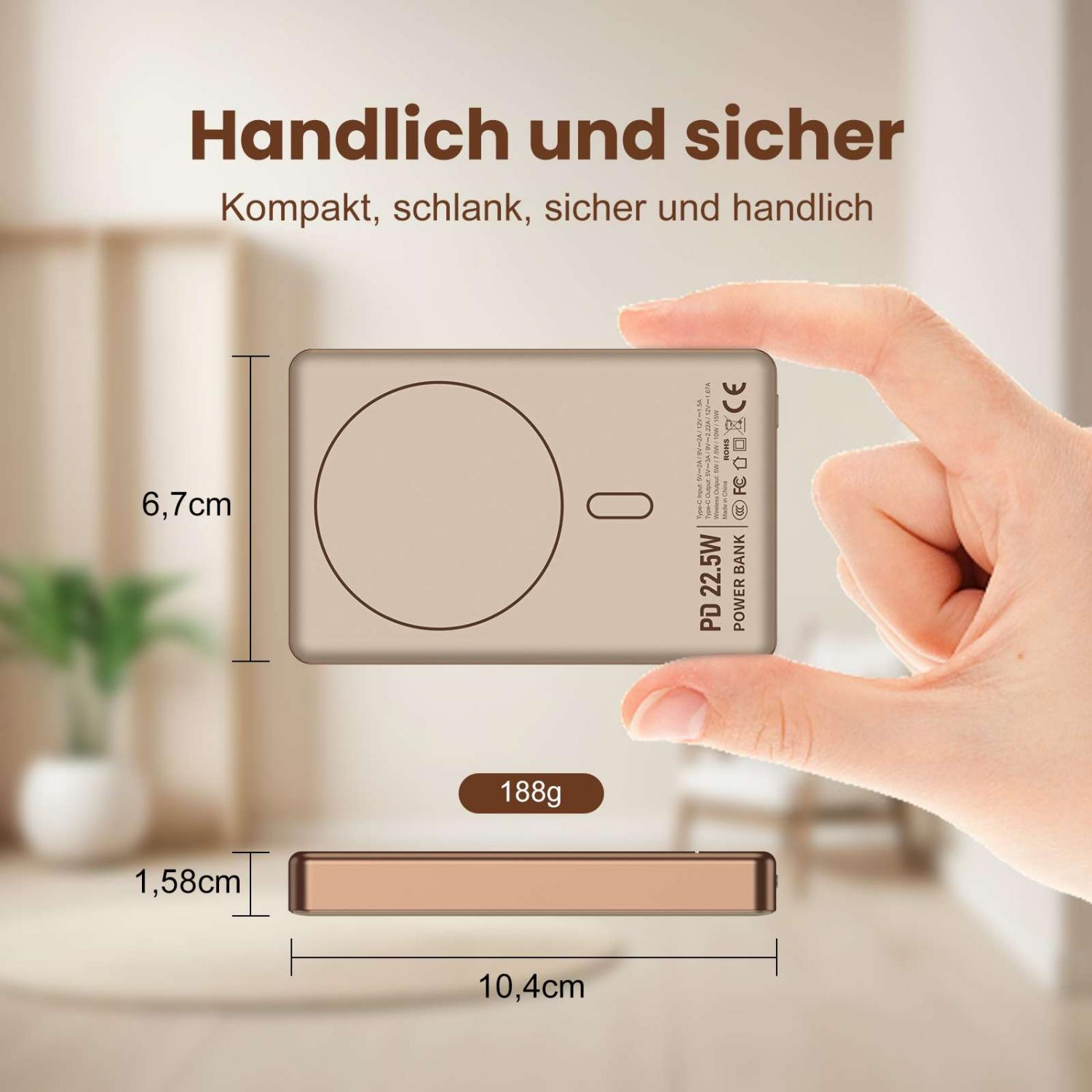 Eine Hand hält eine schlanke, goldene Powerbank mit den Maßen 10,4x6,7x1,58cm.