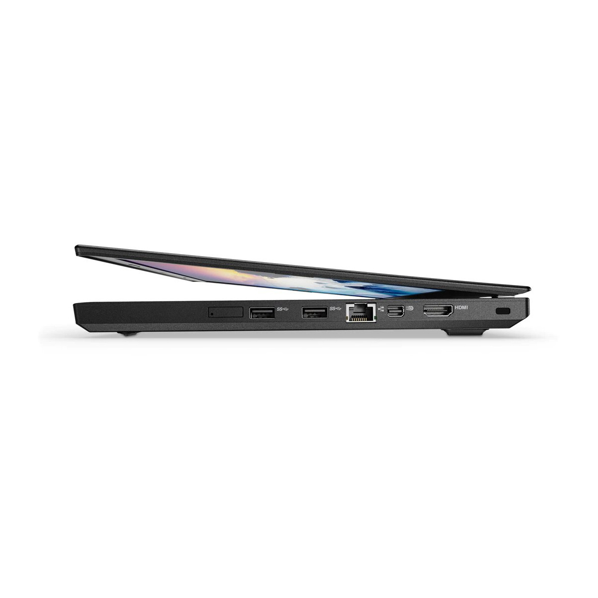 Schwarzer Laptop im Seitenprofil mit geöffnetem Deckel, Anschlüsse sichtbar.