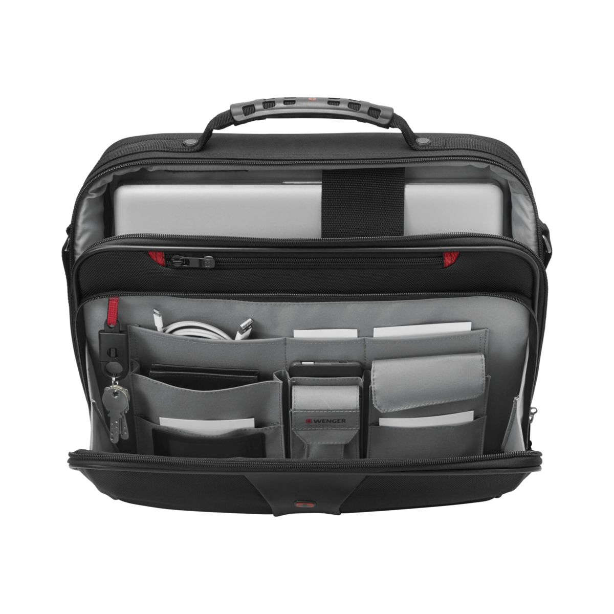 Borsa nera per laptop con laptop argentato, chiavi e cavi.