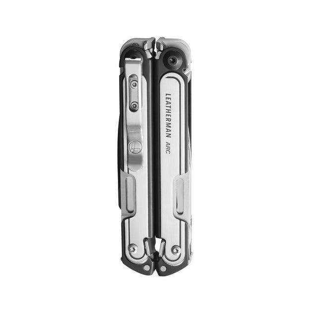 LEATHERMAN ARC yazılı kapalı metal çok amaçlı alet.