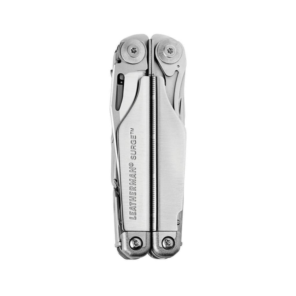 LEATHERMAN SURGETM yazılı kapalı gümüş çok amaçlı alet.