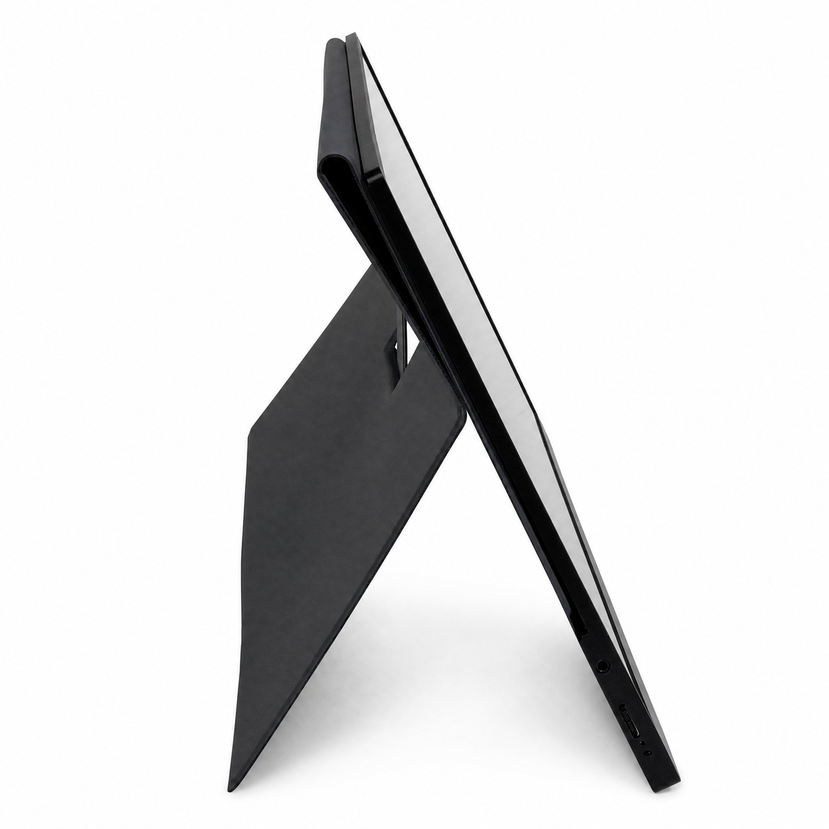 Un monitor portatile nero è in piedi sul suo supporto nero su sfondo bianco.