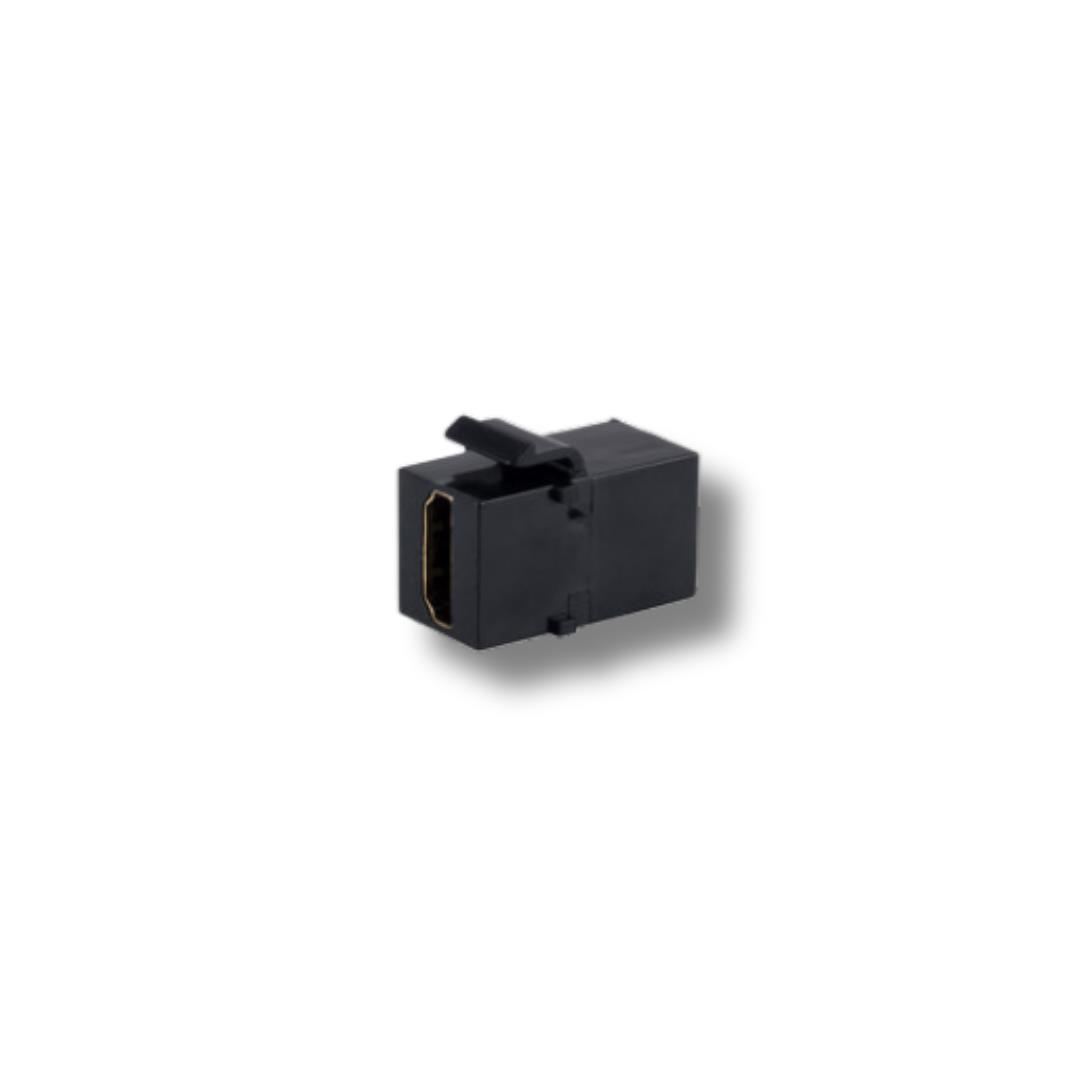 Altın soketli ve kapaklı siyah HDMI adaptörü.