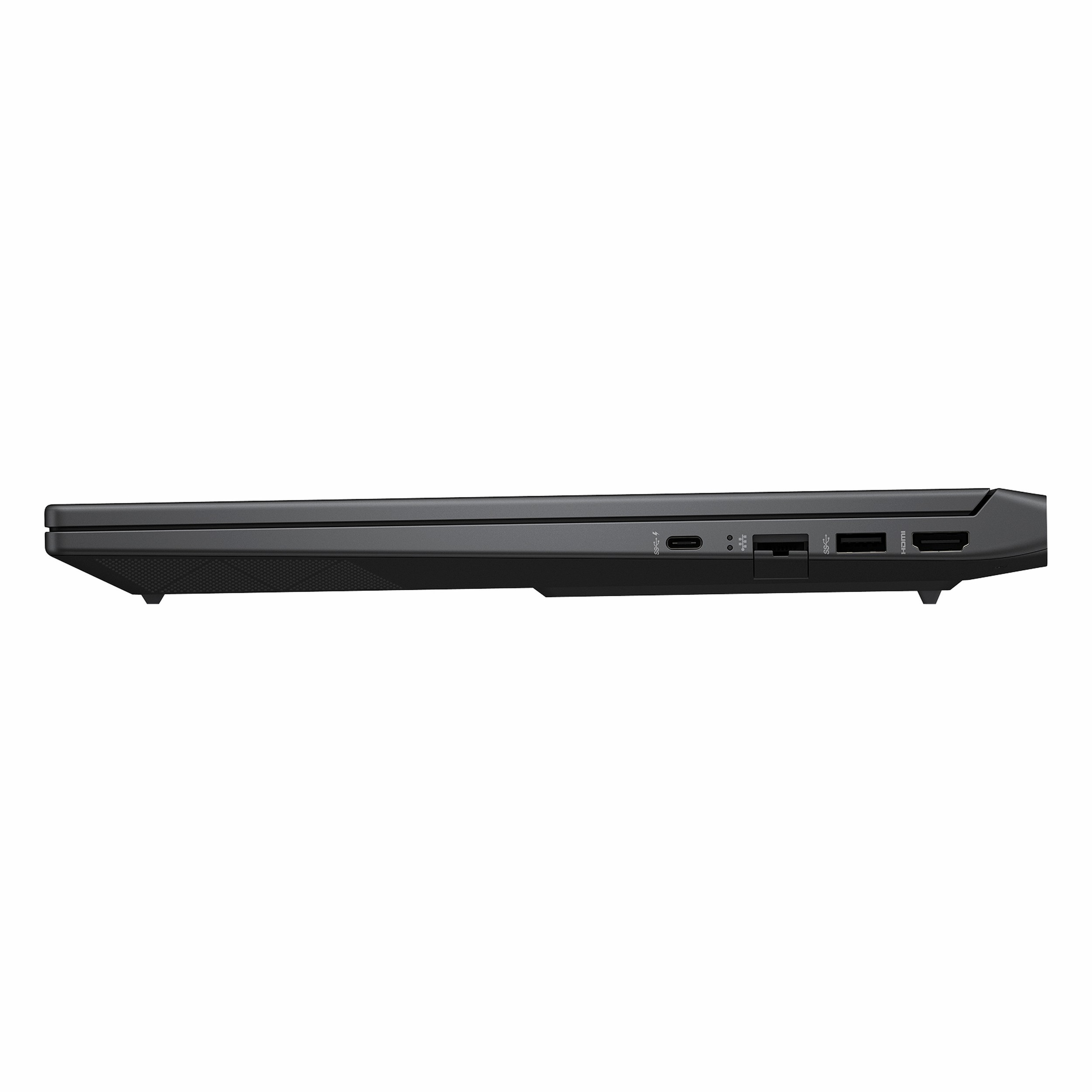 Siyah bir dizüstü bilgisayar yandan gösteriliyor, USB-C, USB-A ve HDMI gibi çeşitli bağlantı noktaları beyaz bir arka plana karşı görünüyor.