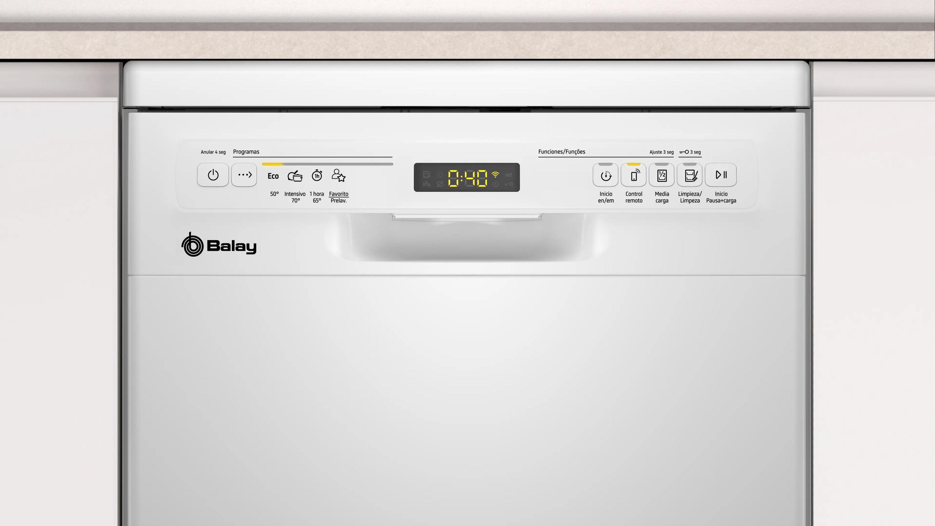 Pannello di controllo lavastoviglie Balay con selezione programmi e display digitale.