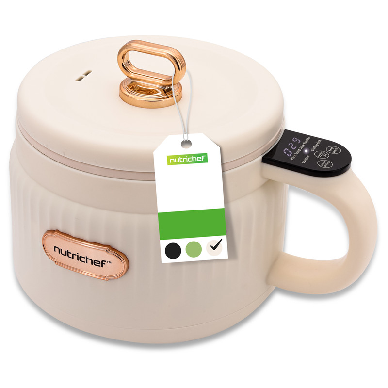 Beige Kochtopf mit goldener Kappe und digitaler Anzeige. Anhänger mit Logo.
