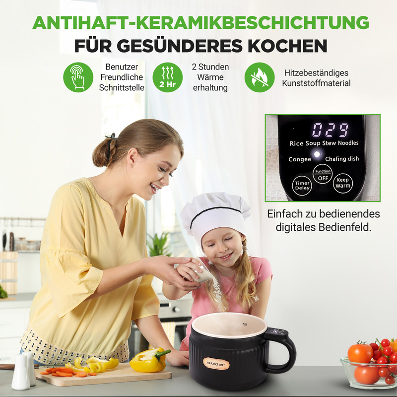 Mutter und Kind kochen mit einem Topf. Digitales Bedienfeld zeigt 029.