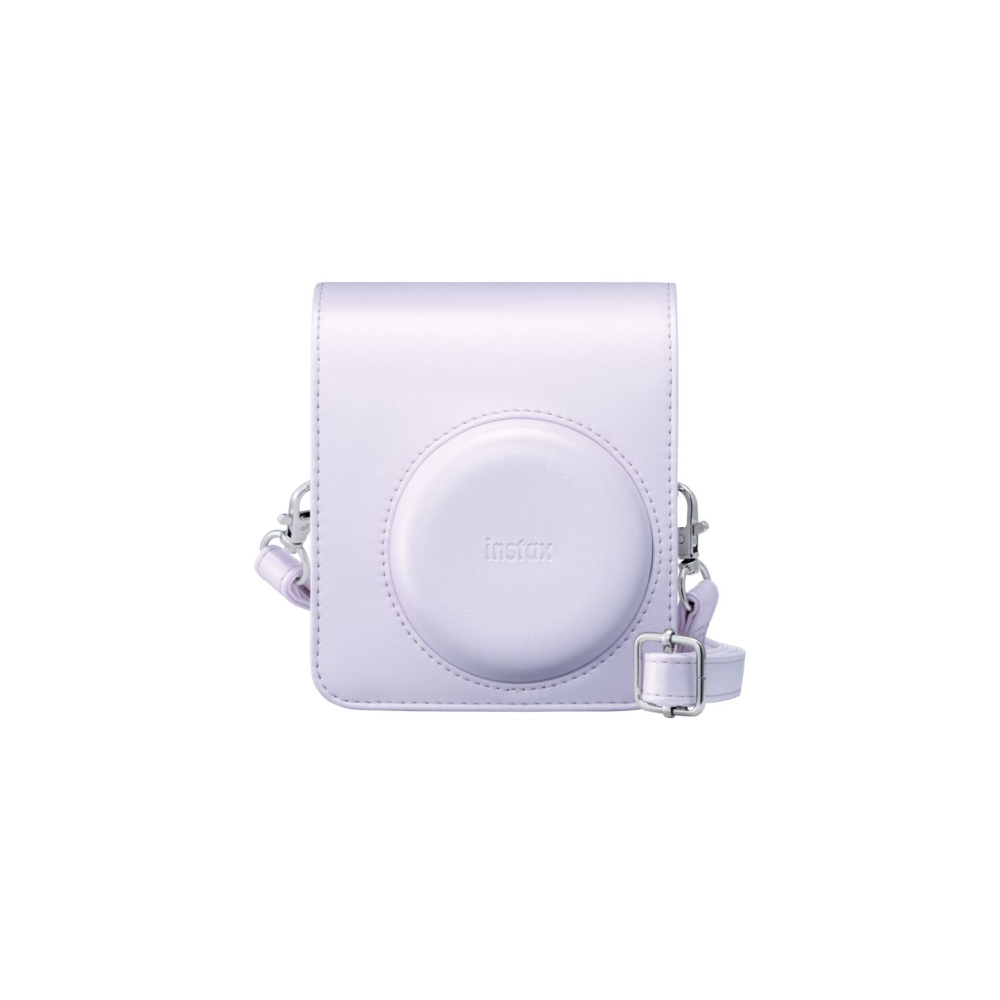 Una funda de cámara Instax de color morado claro con un recorte circular para la lente y una correa de hombro a juego, sobre fondo blanco.