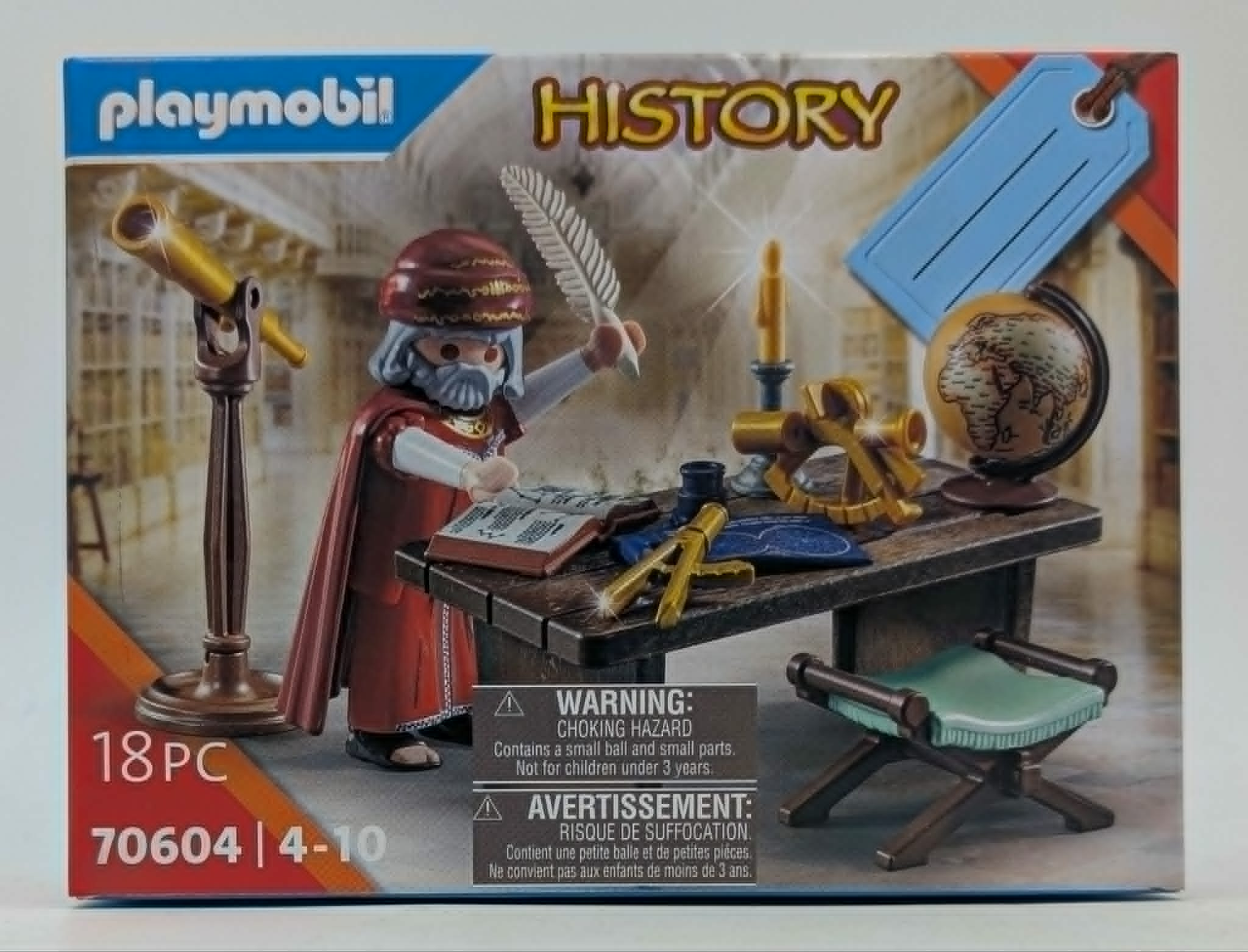 Playmobil-Set: Historiker mit Teleskop, Globus und Schreibutensilien.