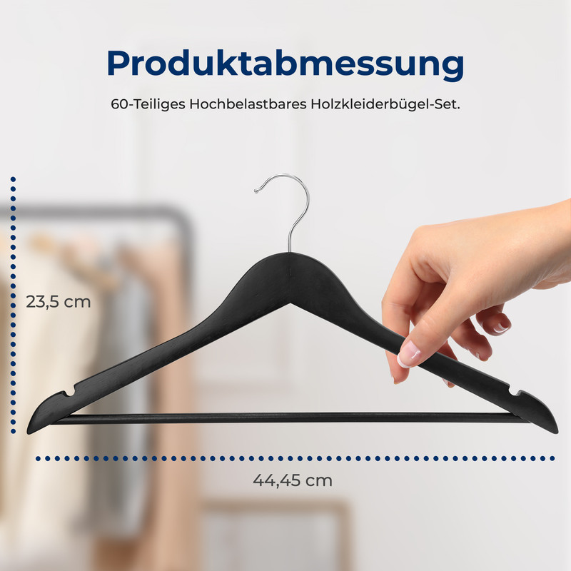 Eine schwarze Holzkleiderbügel mit Maßen 23,5 cm x 44,45 cm wird gezeigt.