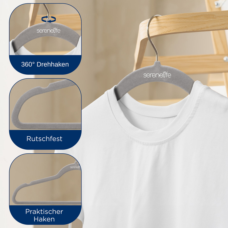 Ein weißes T-Shirt an einem grauen Samtbügel, mit drei Einsätzen, die Bügelmerkmale wie einen 360-Grad-Haken zeigen.