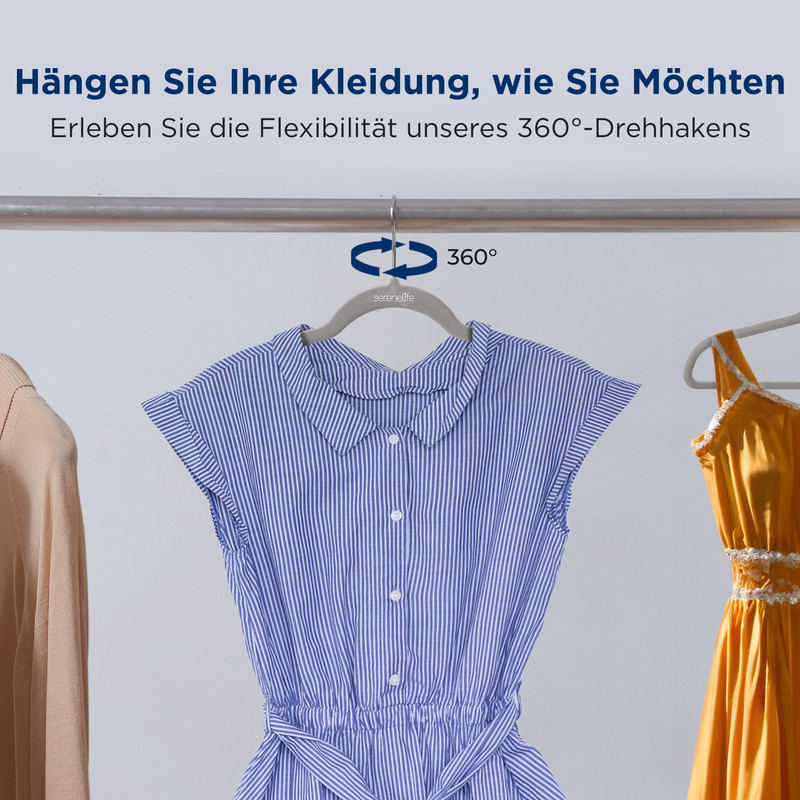 Ein blau-weiß gestreiftes Kleid an einem Kleiderbügel mit 360-Grad-Drehhaken, neben einem gelben Kleid.