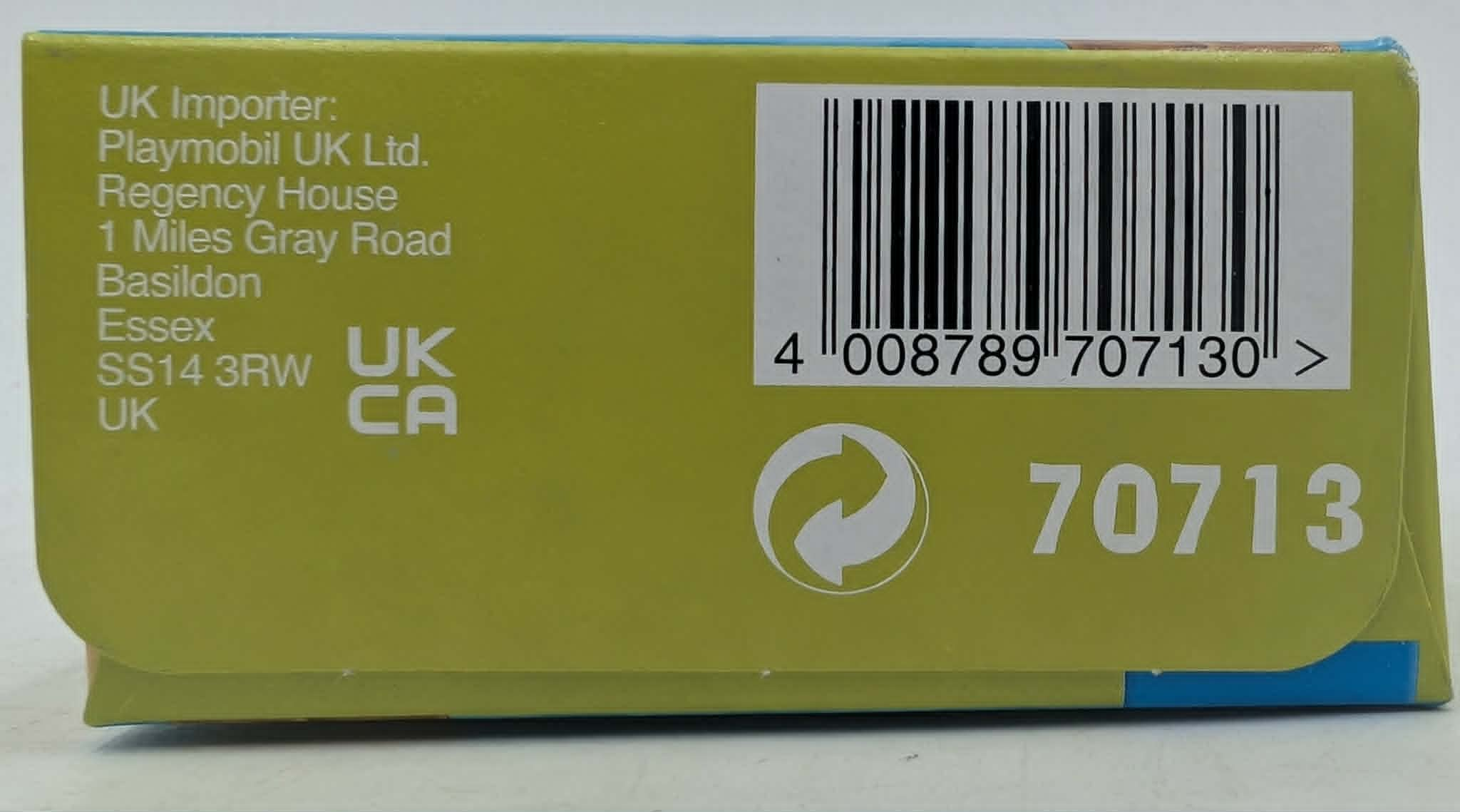 Grüne Box mit Importeurinfos, Barcode, Recycling-Symbol und der Zahl 70713.