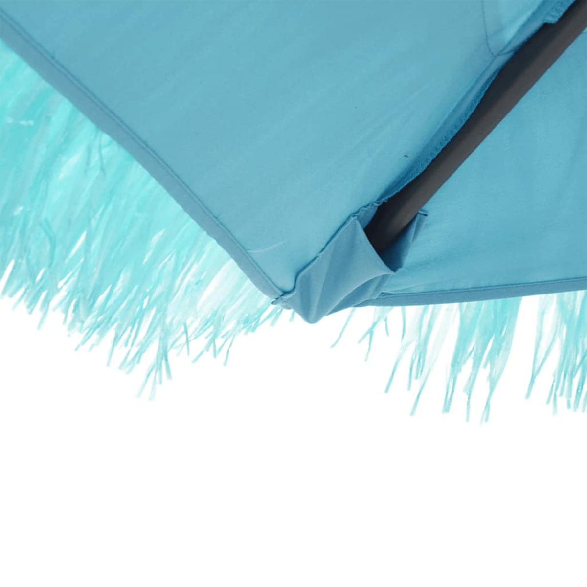 Ombrello azzurro con frange, palo scuro e sfondo bianco.