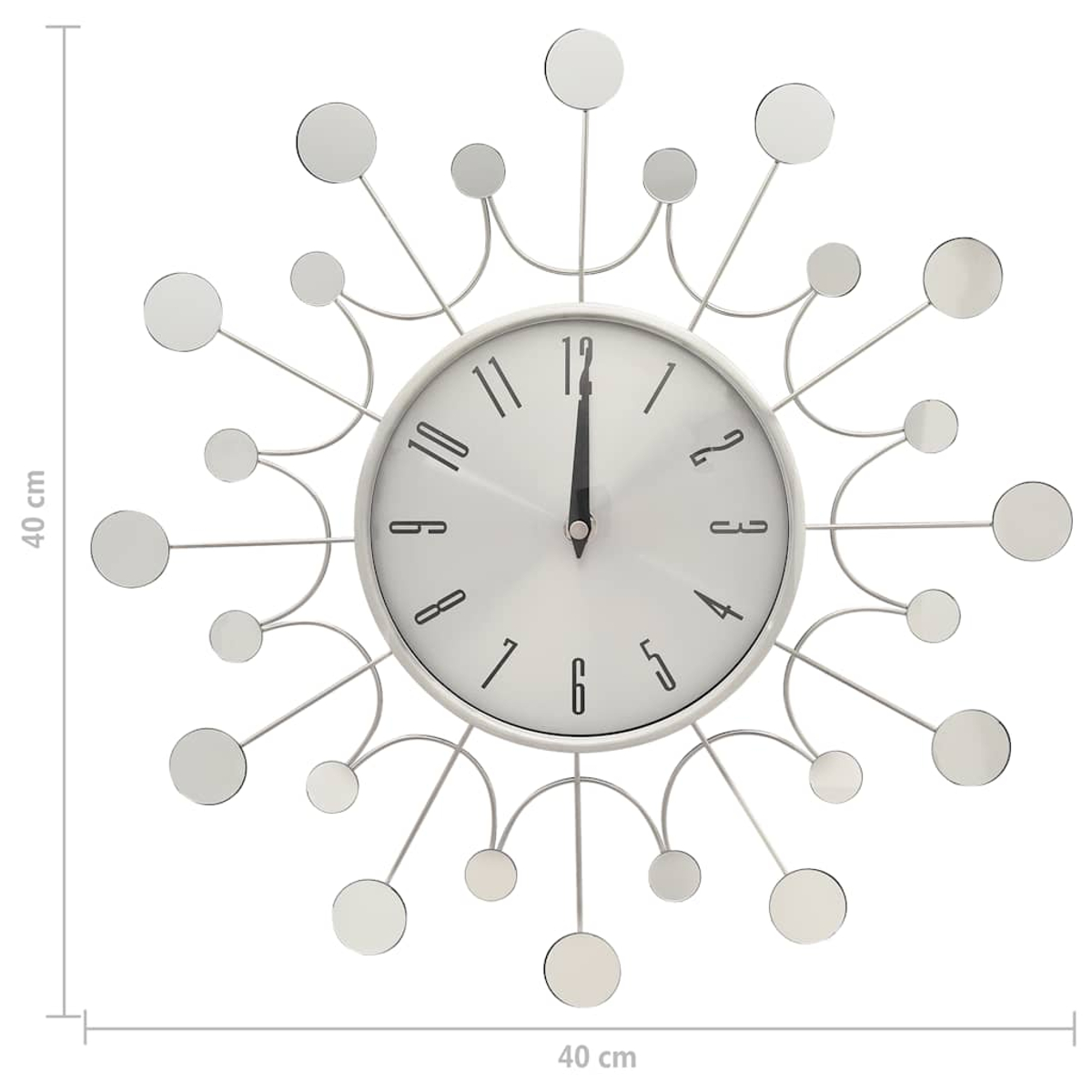 Eine silberne Wanduhr im Sonnenblumen-Design mit schwarzen Zeigern und Ziffern auf weißem Zifferblatt.