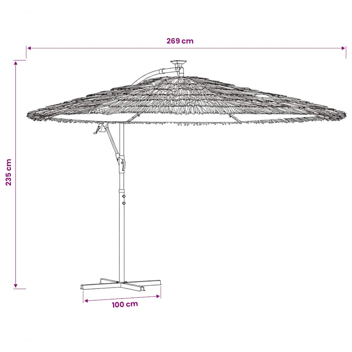 Un grande ombrellone da esterno, largo 269 cm e alto 235 cm, con tetto in paglia.