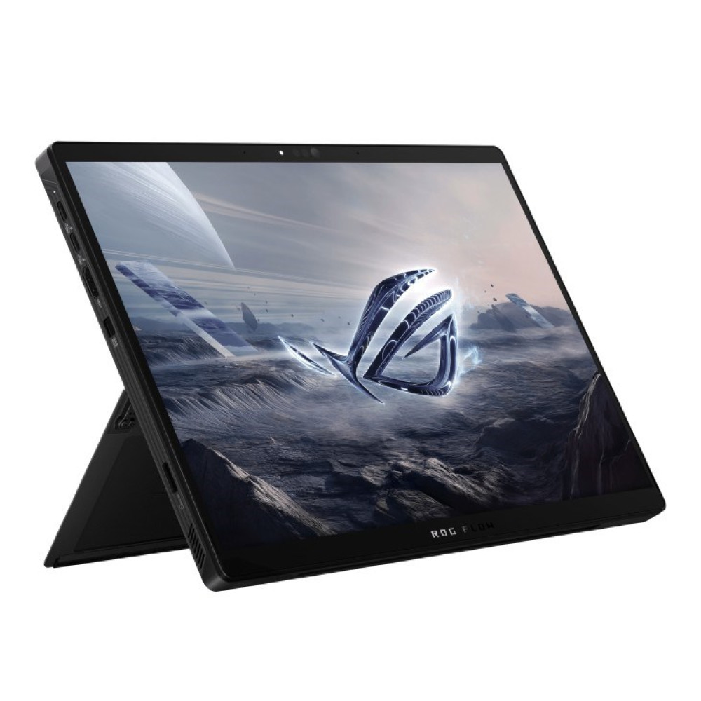Czarny laptop z logo ROG na ekranie, stojący na podstawce.