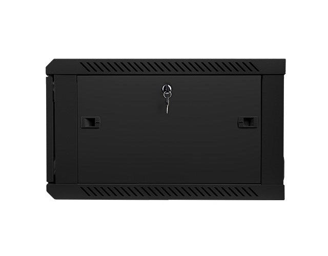 Un rack de servidor negro cerrado con cerradura de llave en el centro y asas a los lados.
