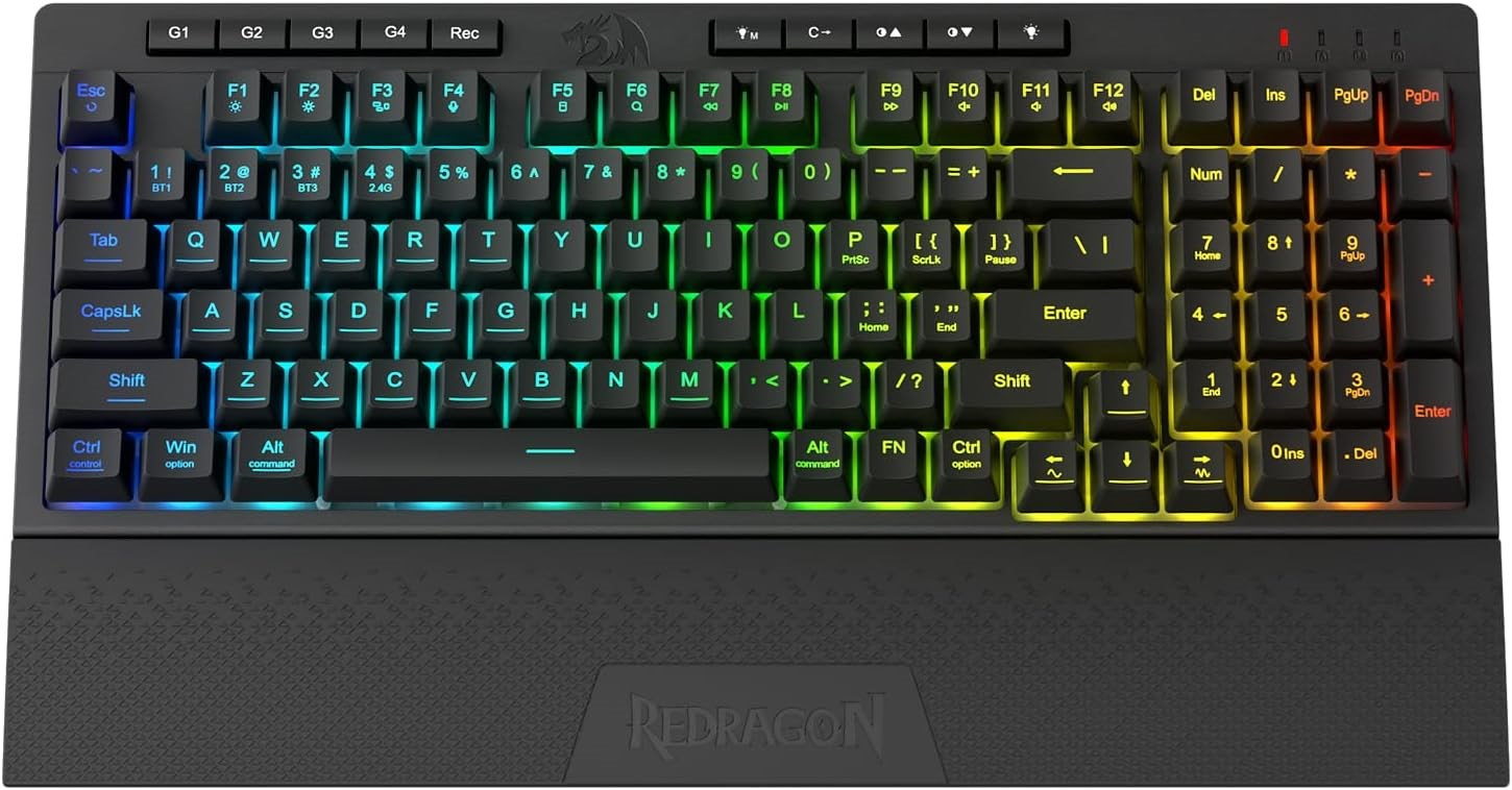 REDRAGON logolu, RGB arka aydınlatmalı siyah klavye.