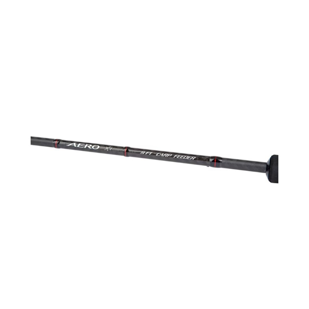 Czarny segment wędki z czerwonymi znacznikami i napisem 'AERO XI 9FT CARP FEEDER'.