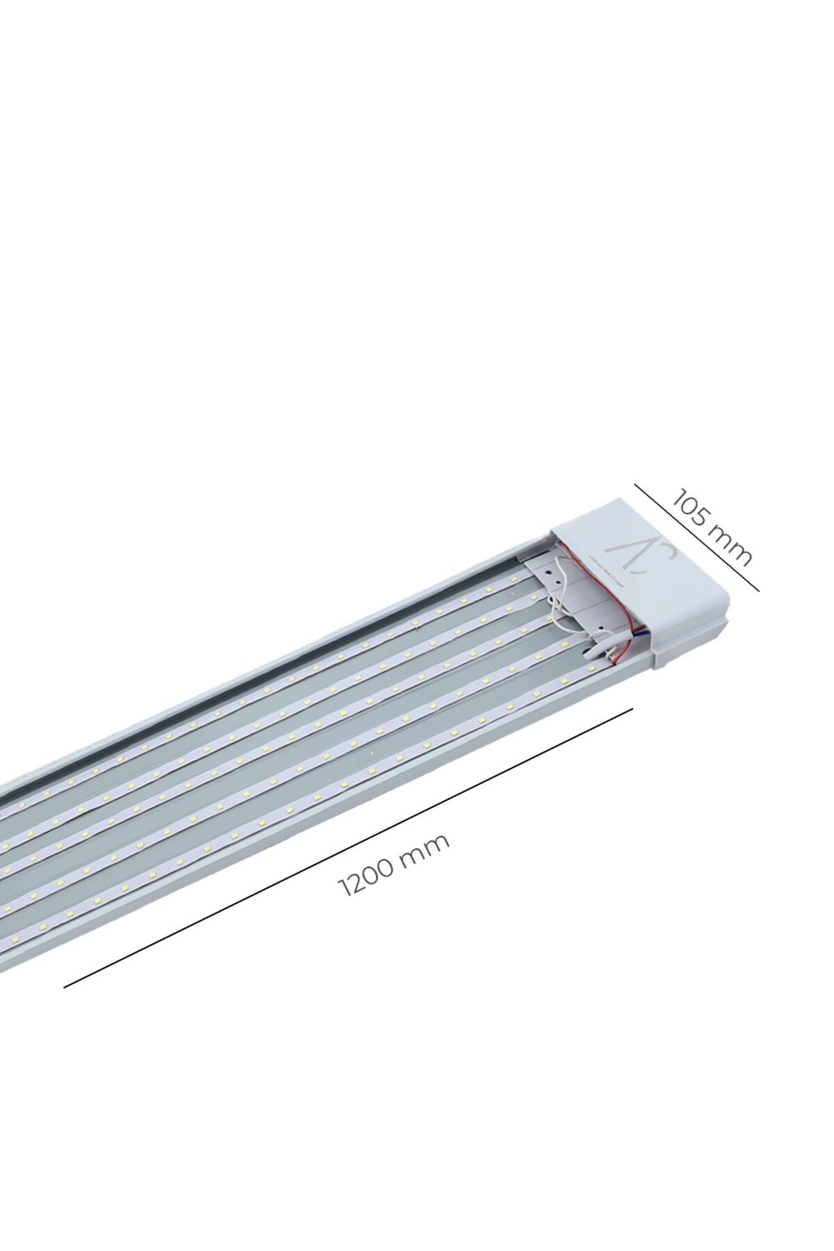 1200mm uzunluğunda, 105mm genişliğinde LED ışık şeridi, beyaz arka plan üzerinde.