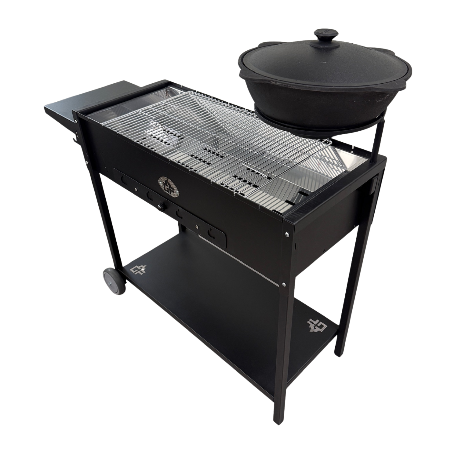 Schwarzer Grill mit metallischem Rost und einem schwarzen Topf mit Deckel.