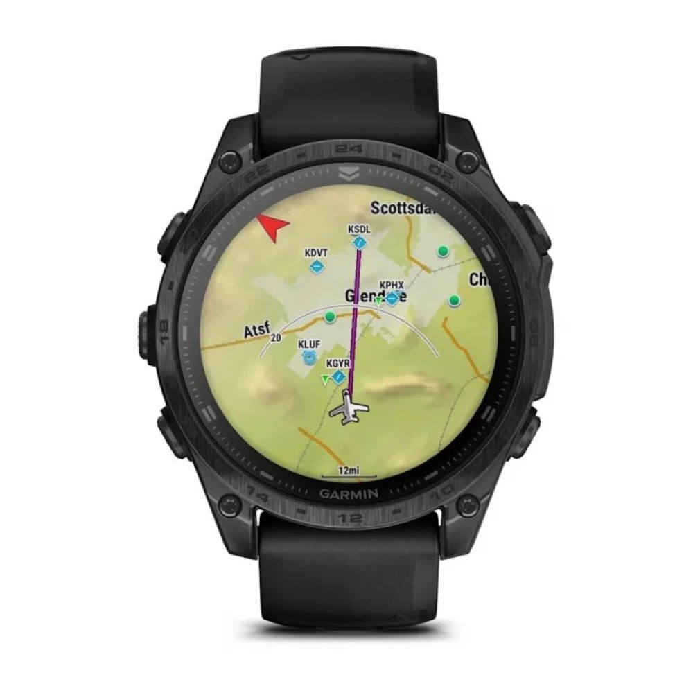 Czarny smartwatch Garmin wyświetla mapę lotu z ikoną samolotu i trasą.
