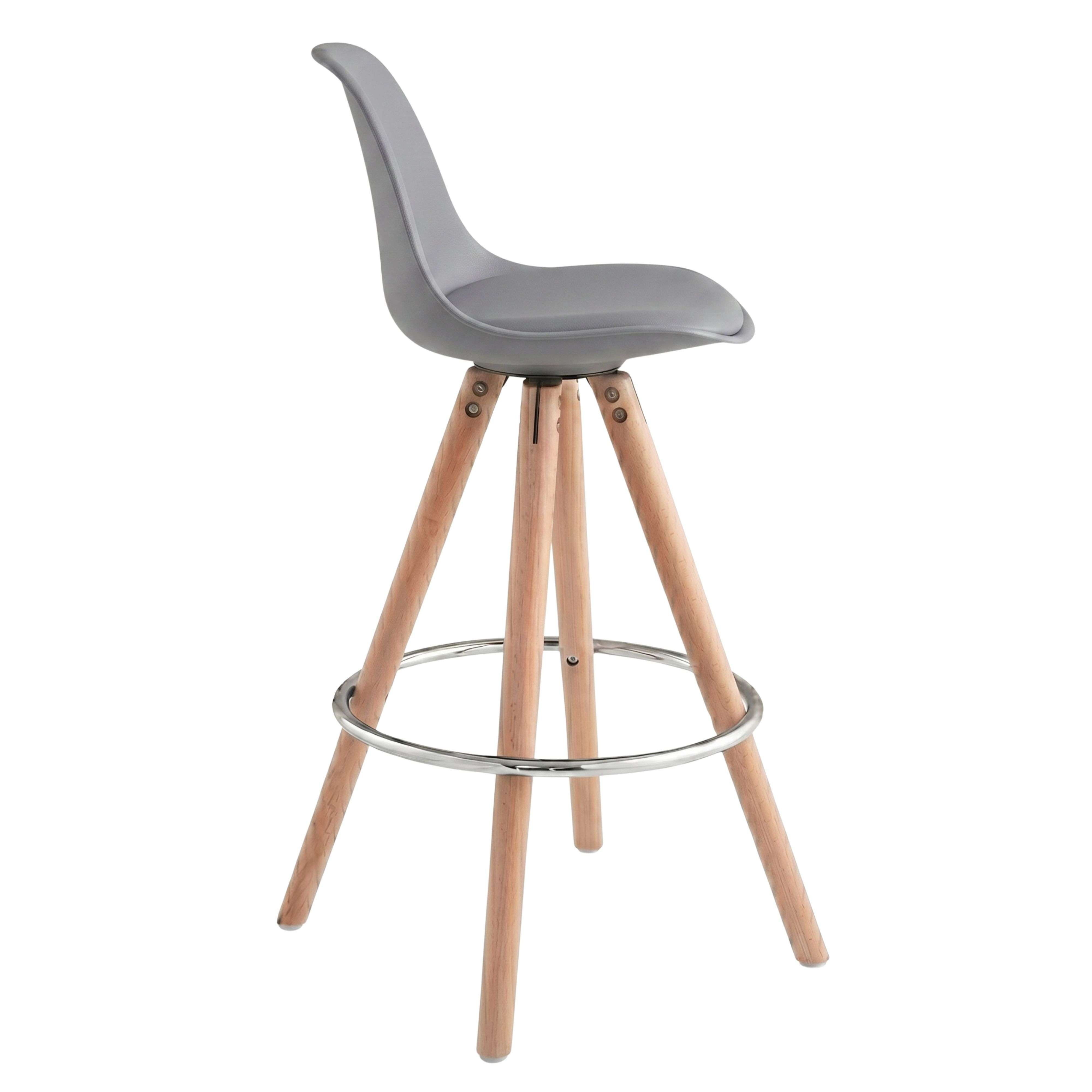 Taburete de bar gris con patas de madera y anillo metálico.