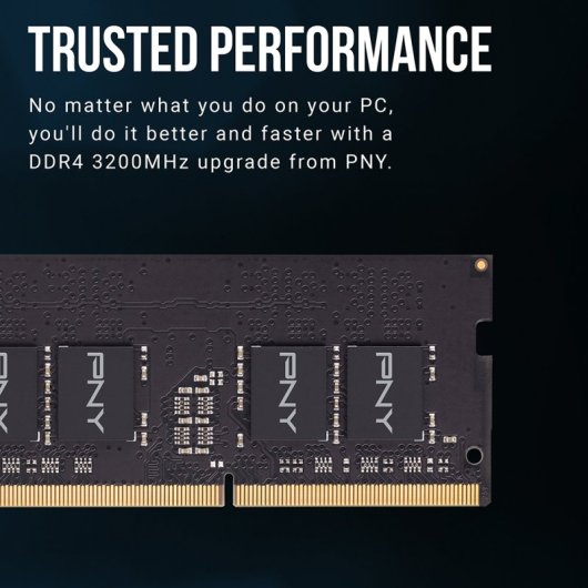 Moduł RAM PNY DDR4 3200MHz ze złotymi stykami.
