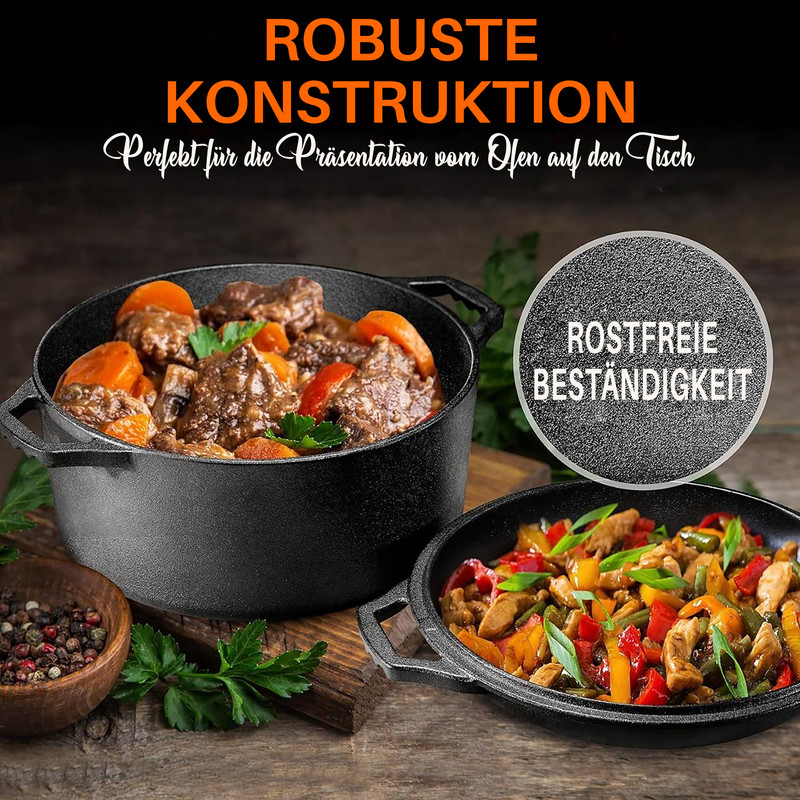 Zwei Gusseisen-Kochgeschirre gefüllt mit Essen, eines mit Eintopf, das andere mit Hühnchen und Paprika.