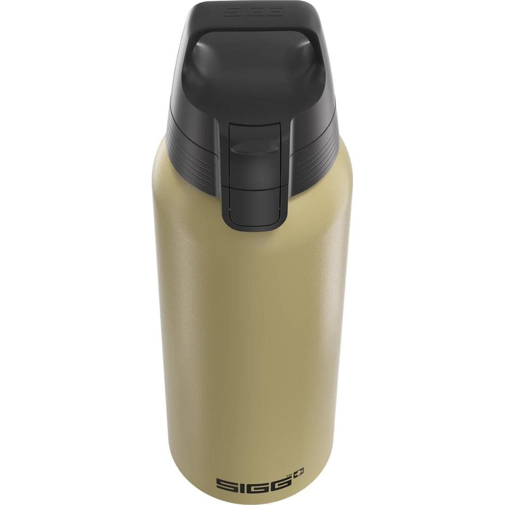 Eine matte, goldbraune Trinkflasche mit schwarzem Deckel und Henkel.