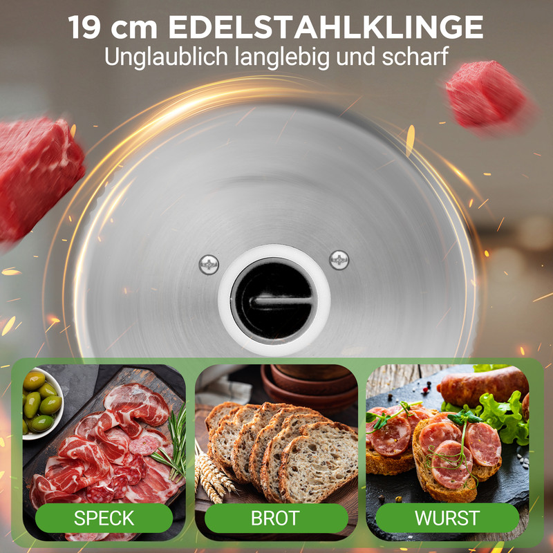 Ein Fleischschneider mit 19 cm Klinge, daneben Speck, Brot und Wurst.