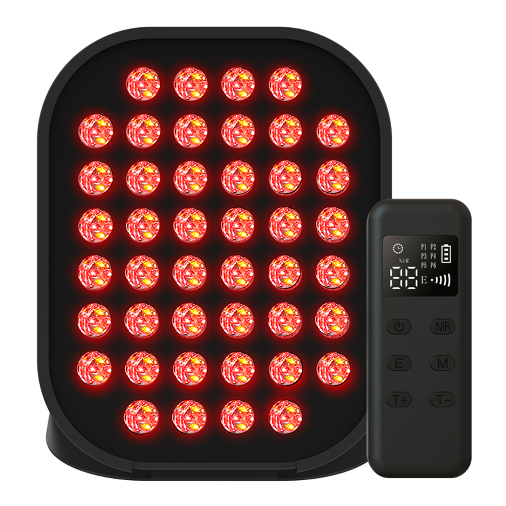 Ein schwarzes Gerät mit vielen roten LEDs und einer Fernbedienung daneben.