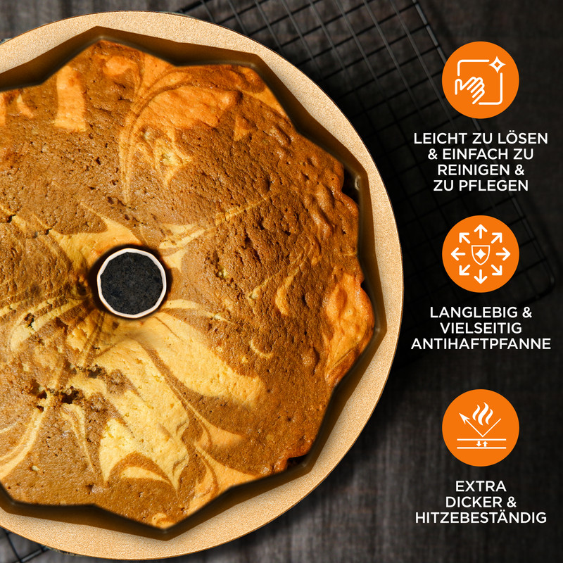 Marmorierter Kuchen in einer Gugelhupfform, daneben Icons für einfache Reinigung, Langlebigkeit und Hitzebeständigkeit.