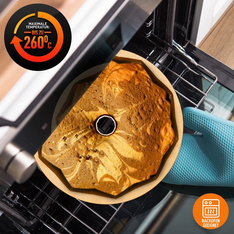 Marmorierter Kuchen in einer Gugelhupfform in einem Ofen. Maximaltemperatur 260°C.