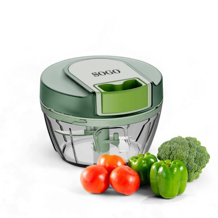 Tritatutto Sogo verde con pomodori, peperoni verdi e broccoli.